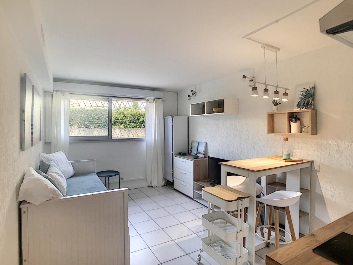 Golfe Juan Studio Dans Residence Avec Piscine Vallauris Eksteriør billede